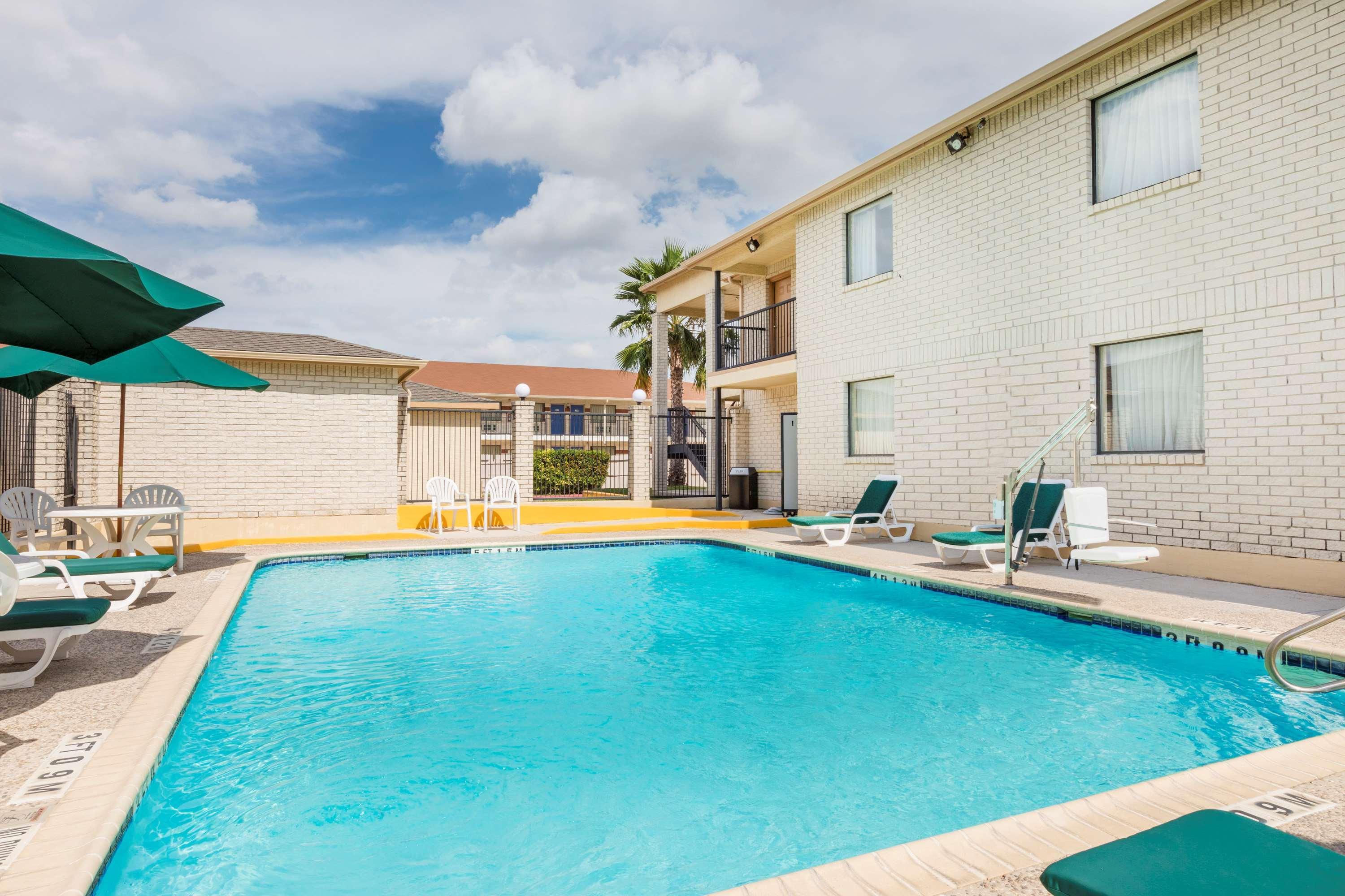 Motel Super 8 By Wyndham San Antonio At I-10 Zewnętrze zdjęcie
